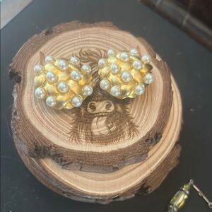 Vintage Gold Tone and Pearl 1” Shoe Clips EVC